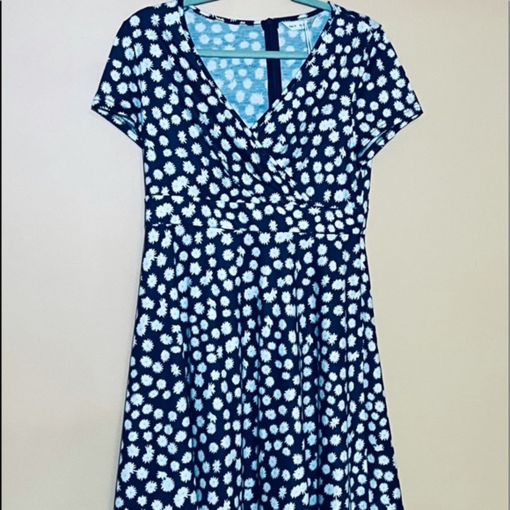 NWT Dress Short Sleeve V Neck Tendency Navy Daisy Floral Size Small Summer Party